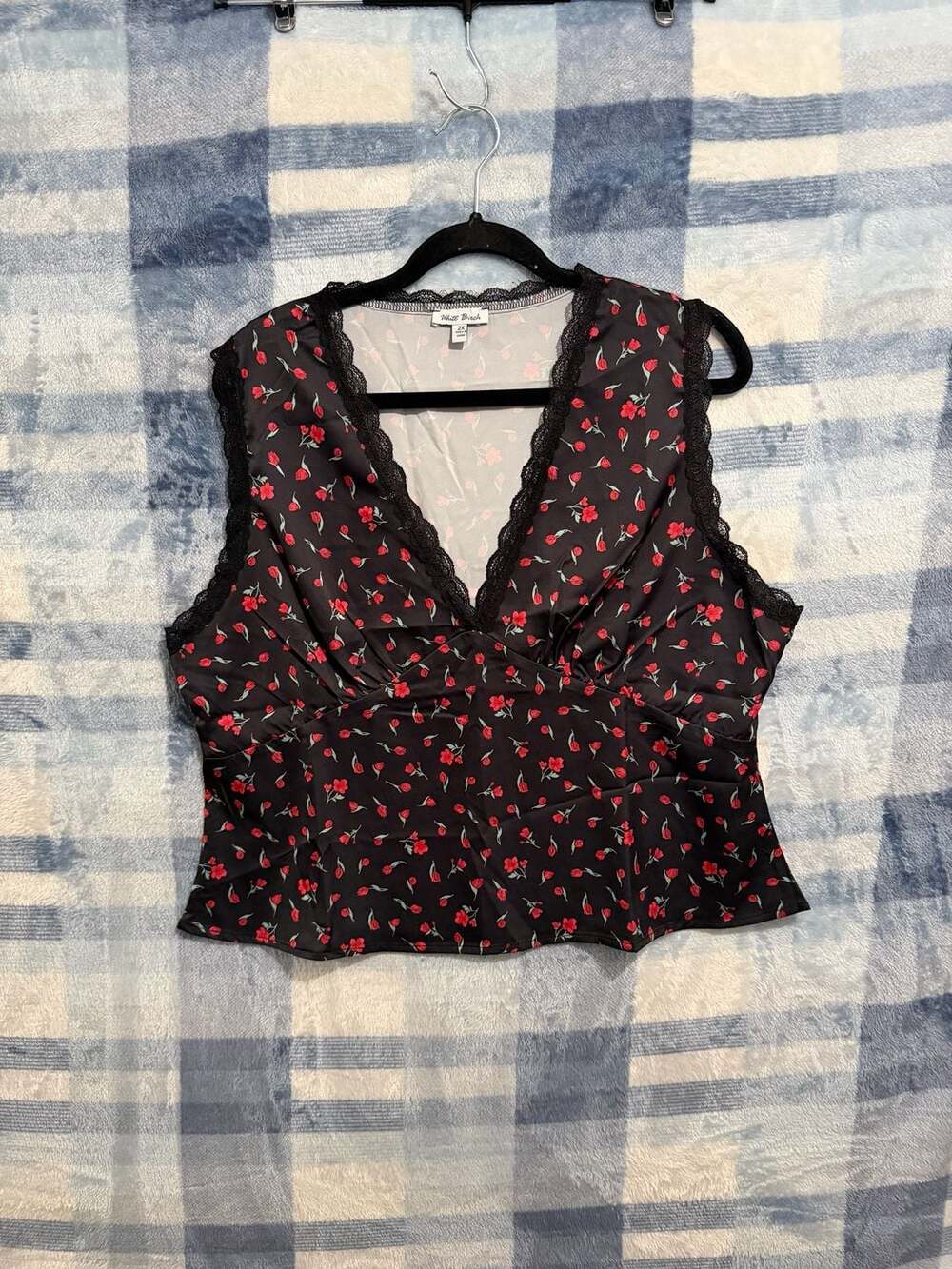 White Birch Plus Size Black Floral Lace Trim V-Neck Tank Top 2X